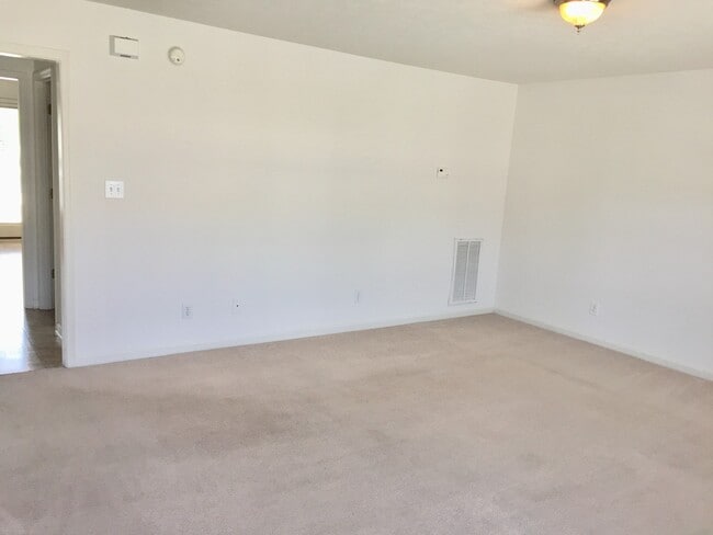 1040 Middle View Dr in Forest, VA - Building Photo - Building Photo