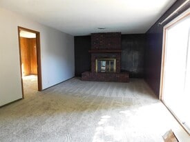 1005 E Park St in Carbondale, IL - Building Photo