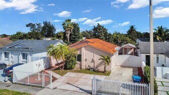 19721 SW 122nd Pl in Miami, FL - Building Photo