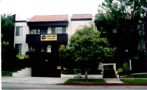 11825 Magnolia Blvd in North Hollywood, CA - Foto de edificio