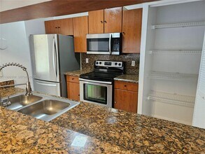 11582 NW 44th St in Coral Springs, FL - Building Photo - Building Photo