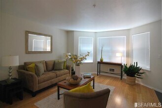 1235 McAllister St, Unit 116 in San Francisco, CA - Foto de edificio - Building Photo