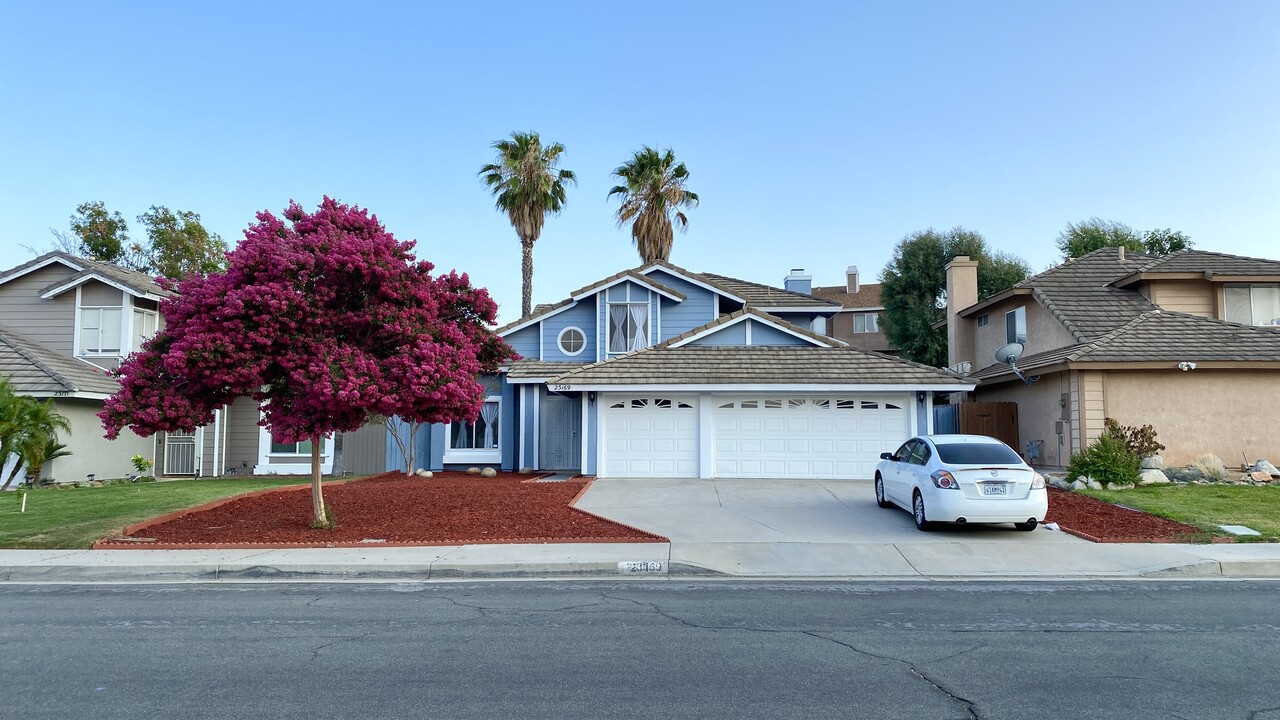 23169 Golden Eye Ln, Unit 1 in Moreno Valley, CA - Foto de edificio