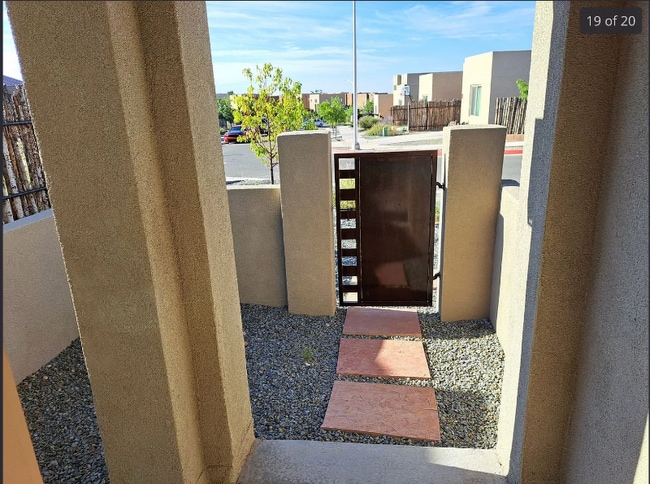 7274 Vista Serena Loop in Santa Fe, NM - Foto de edificio - Building Photo