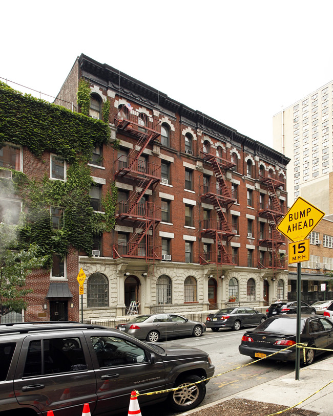 236 E 33rd Street in New York, NY - Foto de edificio - Building Photo