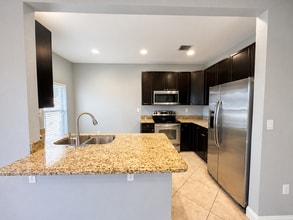 278 Lake Monterey Cir in Boynton Beach, FL - Foto de edificio - Building Photo