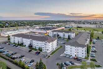 Stonebridge on Bothwell Drive in Strathcona County, AB - Building Photo - Building Photo