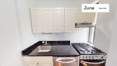 715 E 5th St in New York, NY - Foto de edificio - Building Photo