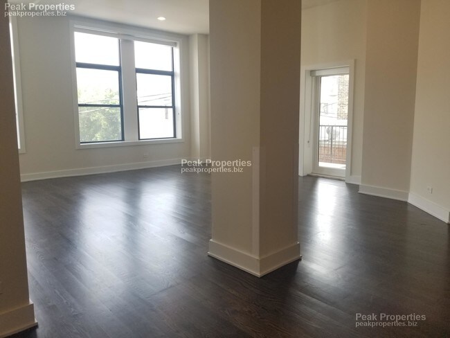 1739 N Milwaukee Ave-Unit -4 in Chicago, IL - Building Photo - Building Photo