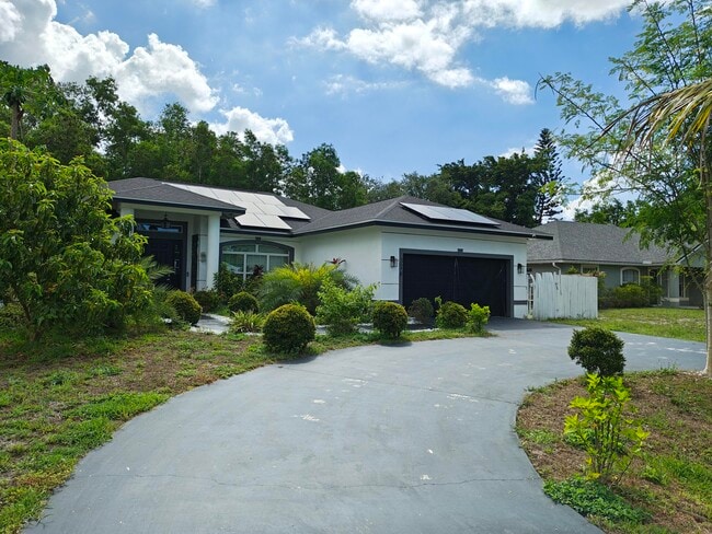376 SW Tulip Blvd in Port St. Lucie, FL - Building Photo - Building Photo