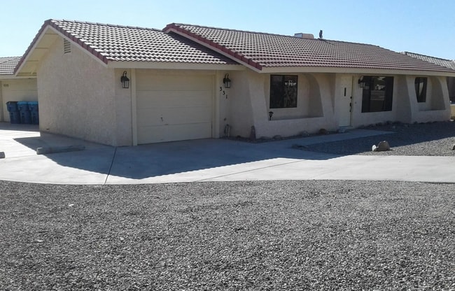 331 White Oak Dr in Lake Havasu City, AZ - Building Photo - Building Photo