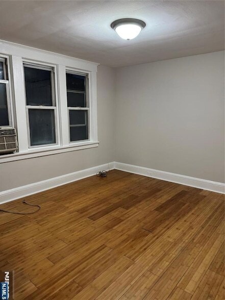 1062 E 25th St in Paterson, NJ - Building Photo - Building Photo