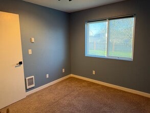 1200 N Cora St in Ellensburg, WA - Foto de edificio - Building Photo