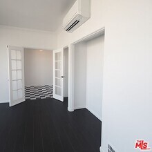 1201 N Crescent Heights Blvd in West Hollywood, CA - Building Photo - Building Photo