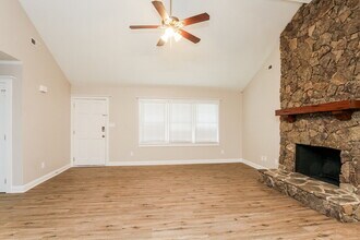 105 Interlaken Pl in Huntersville, NC - Foto de edificio - Building Photo