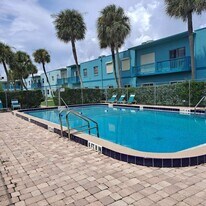 351 Taylor Ave in Cape Canaveral, FL - Building Photo