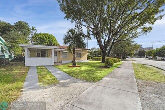 1420 Miami Rd in Fort Lauderdale, FL - Building Photo - Building Photo