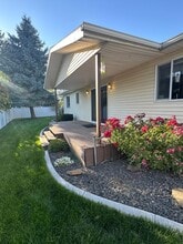 724 E Ladd St in Medical Lake, WA - Building Photo - Building Photo