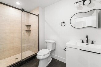 2139 N 10th St, Unit B02 in Philadelphia, PA - Foto de edificio - Building Photo