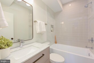 3127 12th St NE, Unit #1 in Washington, DC - Foto de edificio - Building Photo