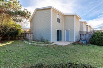 2415 Suwanee Ln in Fort Walton Beach, FL - Building Photo - Building Photo