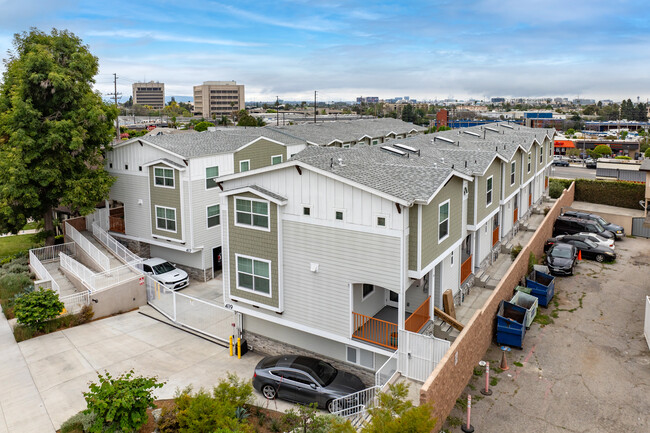 421 N Market St in Inglewood, CA - Building Photo - Building Photo