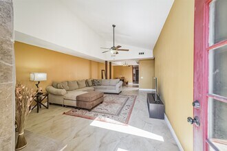 4708 N Cashel Cir in Houston, TX - Building Photo - Building Photo