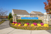 Riverside Woods Condominiums in Andover, MA - Foto de edificio - Building Photo