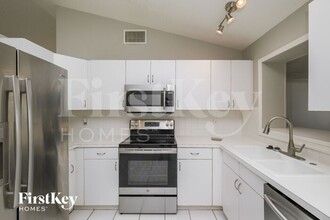 7615 Ivory Terrace in New Port Richey, FL - Building Photo - Building Photo