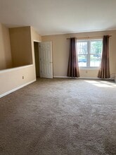 806 Christopher Dr in Wyomissing, PA - Building Photo - Building Photo