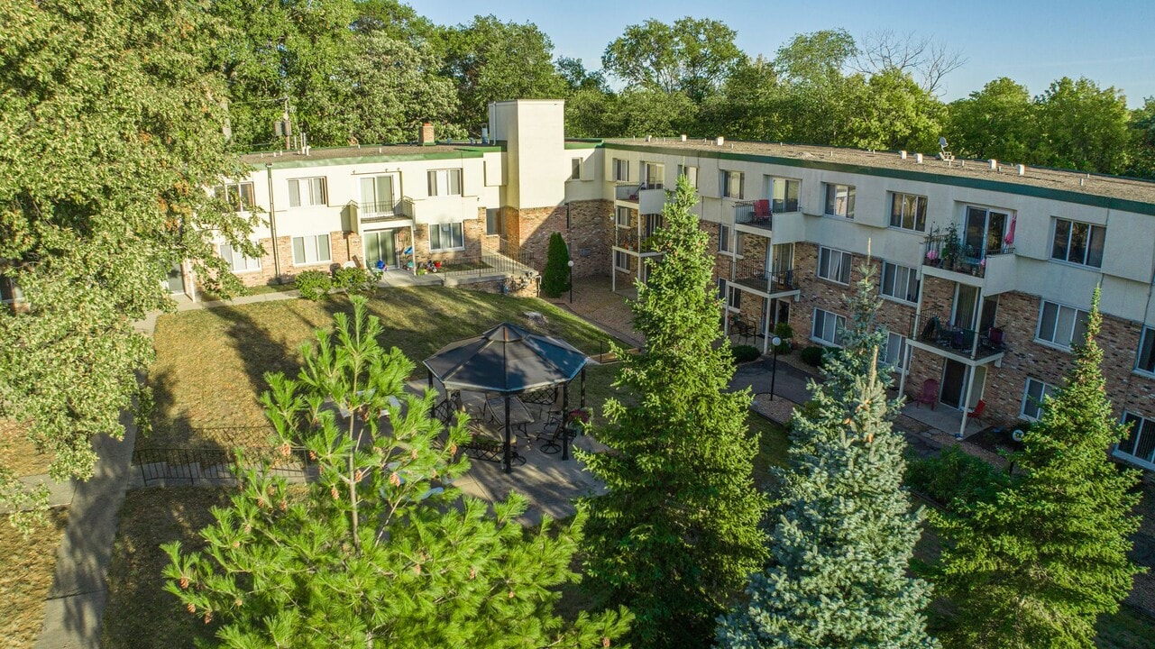 Parkview Apartments in Bloomington, MN - Foto de edificio