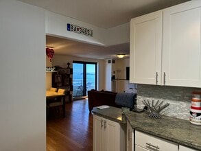 382 Ocean Ave, Unit 1702 in Revere, MA - Foto de edificio - Building Photo