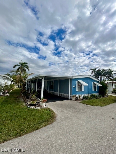 2105 Cypress Ct in Naples, FL - Building Photo