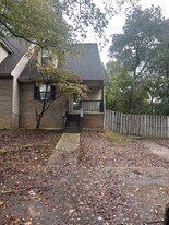 2000 Countryhill Ln in Knoxville, TN - Building Photo