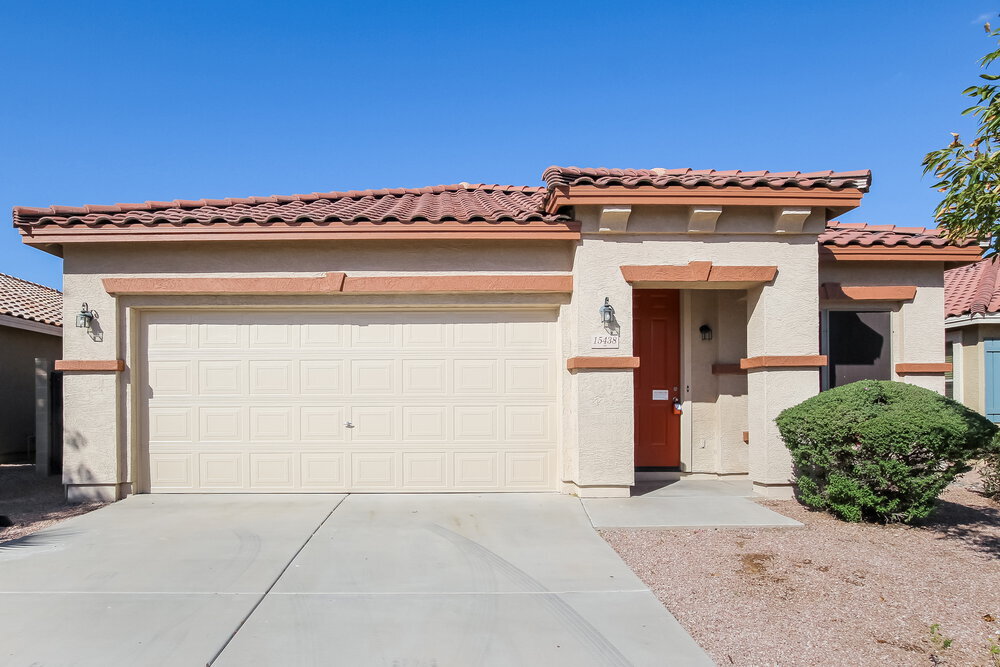 15438 W Cameron Dr in Surprise, AZ - Building Photo