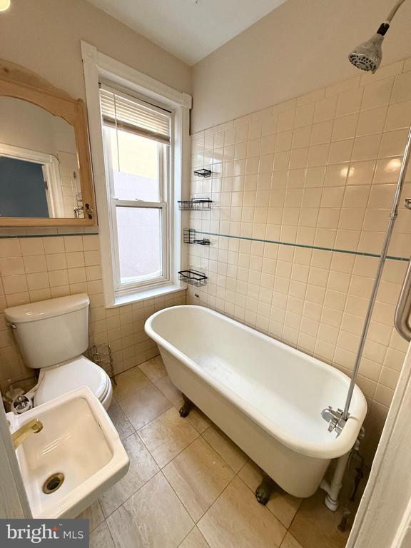 2525 S Mole St in Philadelphia, PA - Building Photo - Building Photo