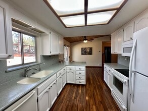 22576 Confidence Rd in Twain Harte, CA - Building Photo - Building Photo