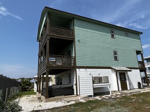 162 La Concha Blvd in Port Aransas, TX - Foto de edificio - Building Photo