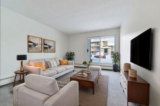 Aspen Court in Edmonton, AB - Building Photo - Building Photo