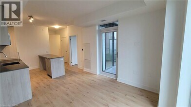 2088 James St in Burlington, ON - Building Photo - Building Photo