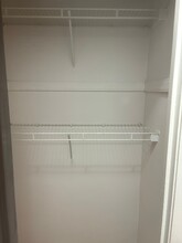 824 S Austin Blvd, Unit 824 S. Austin Blvd unit 1 in Oak Park, IL - Building Photo - Building Photo