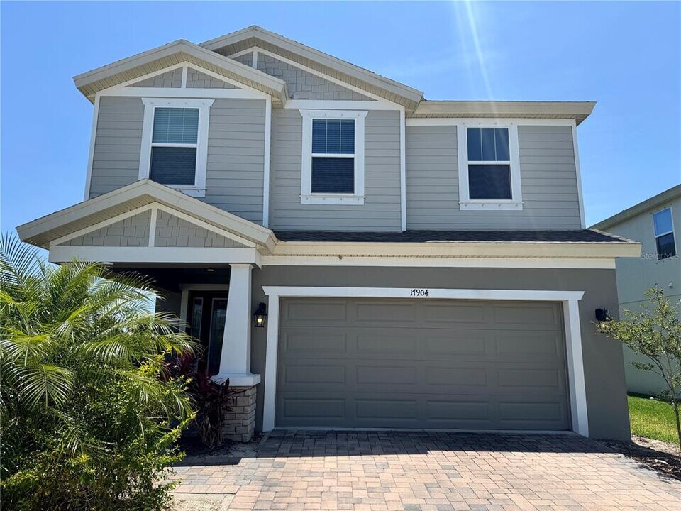 17904 Moon Rise Pass in Land O Lakes, FL - Building Photo