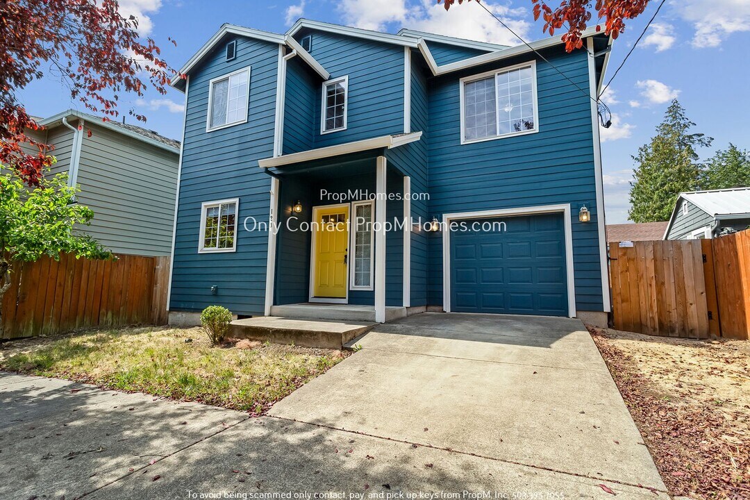 123 SE 119th Ave in Portland, OR - Building Photo