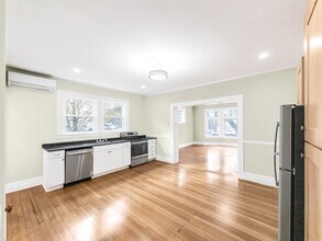 57 Aspinwall Ave, Unit 1 in Brookline, MA - Building Photo - Building Photo