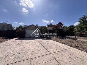 3240 St Mathews Dr in Sacramento, CA - Building Photo - Building Photo