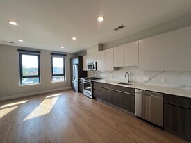 8 Central St, Unit 209 in Somerville, MA - Building Photo