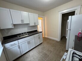 5 Barrows St, Unit 4A in Boston, MA - Building Photo