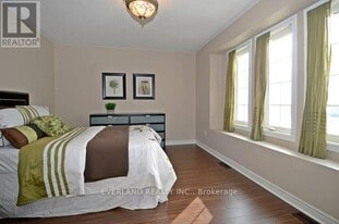 1bdr119 Alamo Heights Dr in Richmond Hill, ON - Building Photo