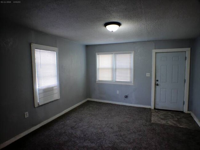 2220 S Arlington Ave in Independence, MO - Building Photo - Building Photo