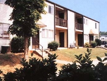 Fox Valley Apartments in Anniston, AL - Building Photo